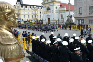 1800 alumnos de Punta arenas participaron en desfile Glorias Navales
