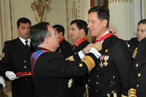 Oficiales y Gente de Mar reciben medalla al "Mérito Militar” por sus 30 años de servicio en la Armada