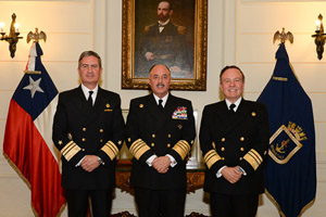 Oficiales reciben “Gran Estrella al Mérito Militar” por sus 40 años de Servicio en la Armada Oficiales reciben “Gran Estrella al Mérito Militar” por sus 40 años de Servicio en la Armada