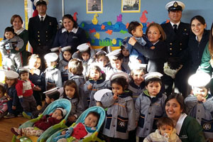 Niños de establecimientos educacionales homenajearon a la dotación de la Capitanía de Puerto de Talcahuano