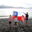 60 personas se atrevieron a sumergirse en las heladas aguas del Canal Beagle