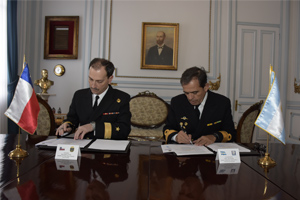 Con la firma del acta final terminó la XXXII Reunión de Estados Mayores entre las Armadas de Chile y Argentina