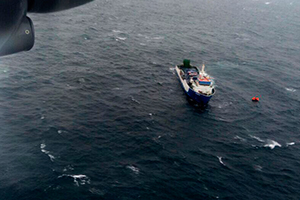 Armada salvó a cuatro tripulantes tras el naufragio de una lancha pesquera en el Golfo de Ancud