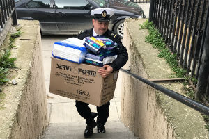 Tercera Zona Naval donó pañales al Club del Adulto Mayor “Esperanza de Vivir”