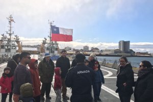 Con gran entusiasmo grandes y chicos se acercaron a las unidades y reparticiones de la Armada durante el día del Patrimonio de la Defensa