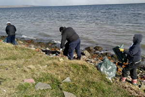 Capitanía de Puerto de Puerto Natales realizó operativo de limpieza en el borde costero