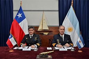 Armada de Chile y Argentina firman acuerdos para operaciones desarrolladas para la temporada Antártica 2017-2018