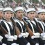  1.242 efectivos navales desfilaron en honor a las Glorias del Ejército  