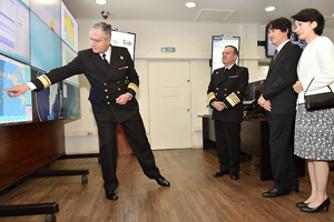 Altezas Imperiales de Japón visitan Sala de Operaciones del SNAM