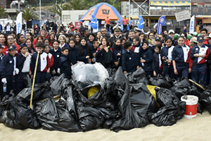 Armada realizó limpieza de 103 playas y recolectó 93 toneladas de basura