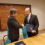 Autoridades Marítimas de Chile y Panamá firmando acuerdo de cooperación.