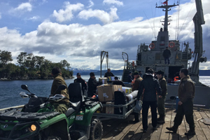 Patrullero “Isaza” reaprovisiona y releva a 11 Alcaldes de Mar dependientes de la Capitanía de Puerto de Puerto Williams