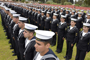Ministro de Defensa encabezó ceremonia de egreso de la Academia Politécnica Naval