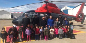Pequeños del jardín infantil “Bambi” visitaron las dependencias de La Base Naval de Punta Arenas