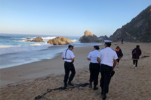Capitanía de Puerto Algarrobo realiza operativo de rebusca de desaparecido en playa Cueva del Pirata