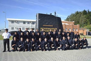 Reclutas de la Escuela de Grumetes visitan la Comandancia en Jefe de la Fuerza de Submarinos