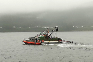 Armada apoyó rescate de tripulantes tras hundimiento de embarcación frente a las costas de Valdivia