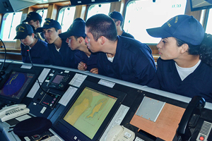 Reclutas de la Escuela de Grumetes realizaron el primer embarco de su carrera a bordo del OPV “Piloto Pardo”
