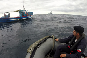 Embarcación peruana es sorprendida pescando en Zona Económica Exclusiva