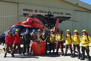 Pilotos del Destacamento Aeronaval Talcahuano se capacitan en técnicas aéreas de combate de incendios