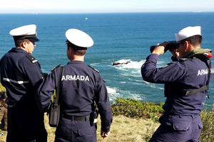 Armada continúa en la búsqueda de pescador deportivo desaparecido tras marejadas en la región del BioBío