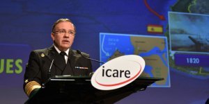 Almirante Julio Leiva participó en Foro ICARE por el “Mes del Mar”