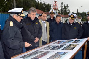 Ministro de Defensa Nacional realizó su primera visita a la Base Naval de Talcahuano