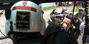 Armada apoyó aeroevacuación de accidentados en bus militar en Cochamó