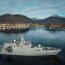 OPV 83 “Marinero Fuentealba” y de fondo la ciudad de Puerto Williams.