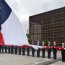 El acto cívico militar de izamiento de la bandera se realizó en la Plaza Bicentenario de Concepción, ubicada en el Barrio Cívico penquista.