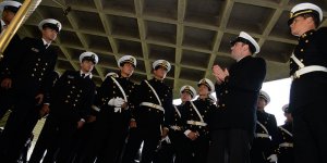 Guardiamarinas de las distintas marinas amigas participantes en “Velas 2018” visitaron la Escuela Naval
