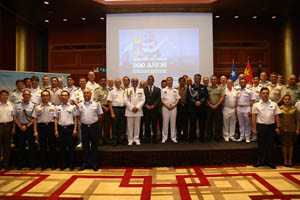 Conmemoración del Bicentenario de la Armada y día de las Glorias Navales en China