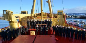 Ministro de Defensa se interiorizó en las tareas y labores que realiza la Armada en la región de Magallanes
