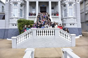 Estudiantes de la Universidad Adolfo Ibáñez conocieron el SHOA y Escuela Naval