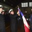 El Comandante en Jefe de la Armada acompañado por el Director del Plantel, impuso la condecoración “Servicios Escuela de Grumetes” al estandarte de combate, por cumplirse 150 años desde su creación.