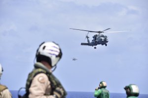 Ministro de Defensa conoció la labor de 300 marinos que participan en RIMPAC 2018