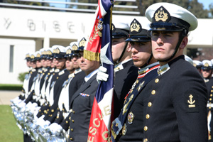 Escuela Naval graduó una nueva promoción de Oficiales de los Servicios Escuela Naval graduó una nueva promoción de Oficiales de los Servicios