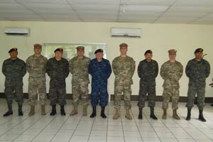 Infantes de Marina de Chile imparten clases al Ejército de Guatemala