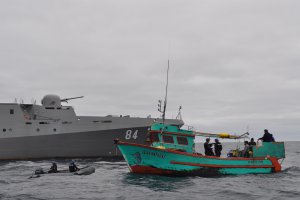 Armada captura embarcación peruana en Zona Económica Exclusiva del país