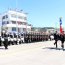 El nuevo estandarte de la Comandancia en Jefe de la Segunda Zona Naval recibió honores de salva y fue paseado ante las autoridades y la comunidad a los acordes del himno nacional.