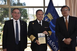 Estrenan nueva versión del primer libro de la historia naval del país