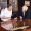 Director de la Escuela Naval recibió la visita del historiador naval británico Geoffrey Till