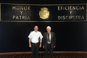 Director de la Escuela Naval recibió la visita del historiador naval británico Geoffrey Till