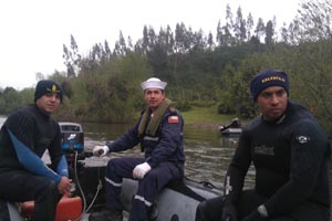 Personal naval continúa en las labores de rebusca de hombre desaparecido en el Río Tucapel