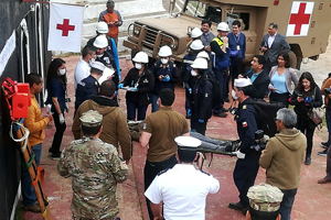 Marinos participan con éxito en jornada de capacitación de respuesta rápida ante emergencias en Talcahuano