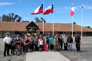 Adultos mayores de los hogares Quirao y El Rincón de Ninhue visitaron Museo Cuna de Prat