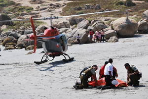 Helicóptero naval rescató cuerpo de hombre en El Quisco