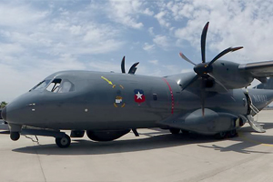 Avión Naval P-295 será el guía del TenTanker para apagar los incendios