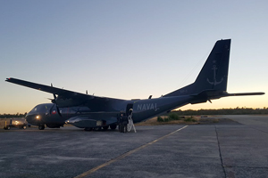 Avión Naval guió al "Ten Tanker" en Chiloé y Cochrane