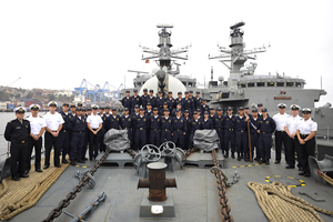 Fragata "Almirante Lynch" recibió a reclutas de la Escuela Naval
